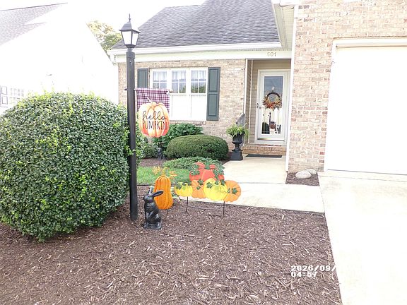 3rd image of 601 Brandon Cir #601