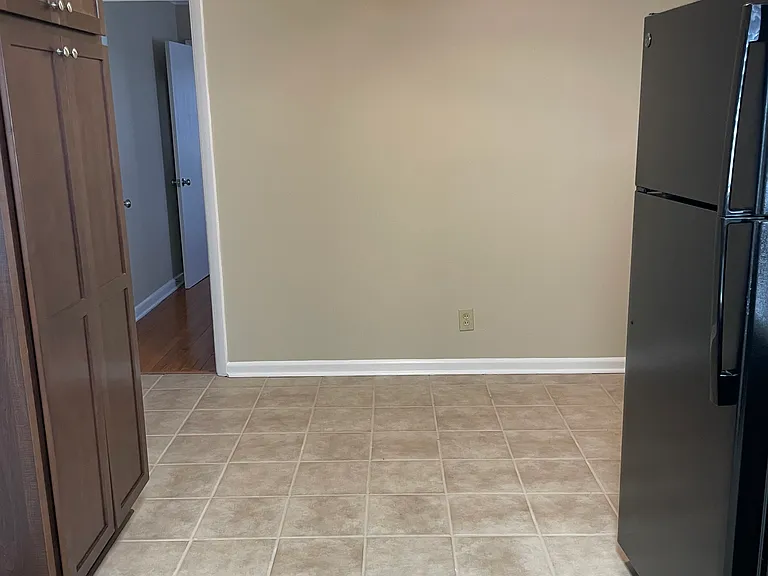 224 E Lee Ave — Photo 4