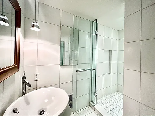 Rented by R New York | media 20