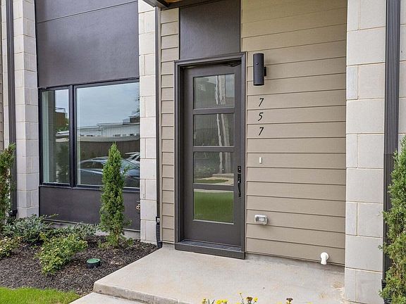 2nd image of 757 Burnside Pl