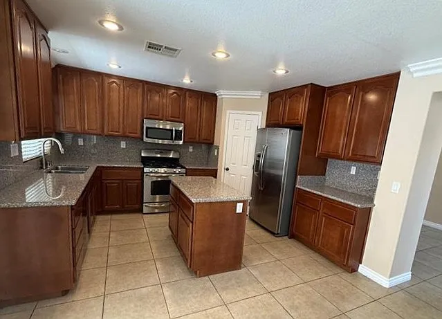 5565 Golden Palms Court Listing only JD - 1 — Photo 3