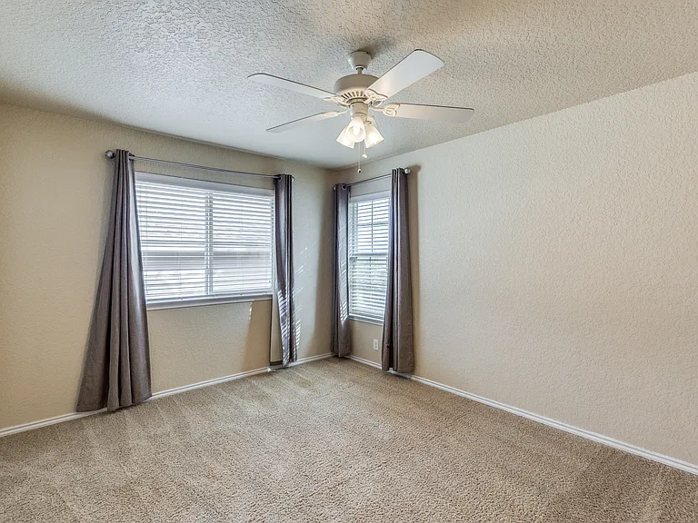 5723 White Oak Cv — Photo 12