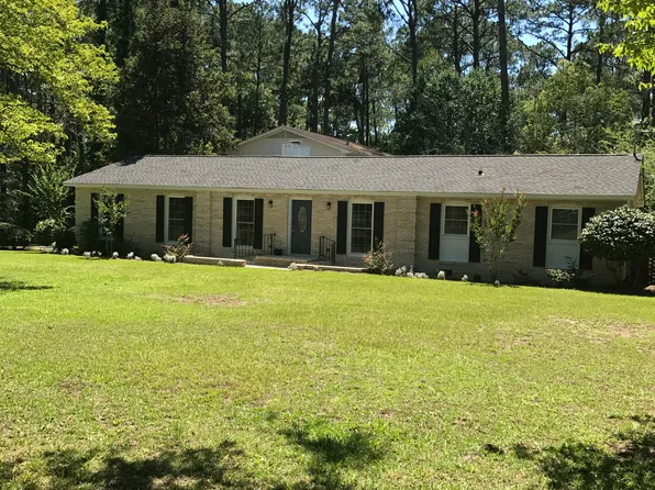 905 Chester Ave, Douglas, GA 31533