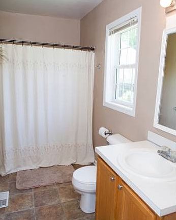 5th image of 2210 Leonard St NW