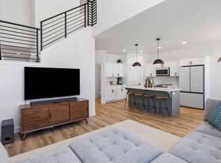 3904 W Canyon Falls Dr, Lehi, UT 84043