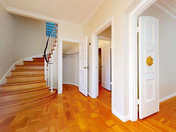 4th image of 178 Stanyan St