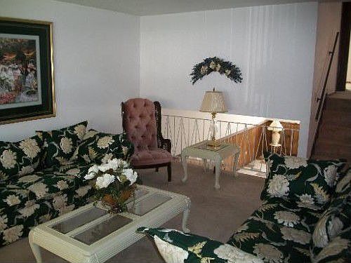 5th image of 7540 Lockwood Ave