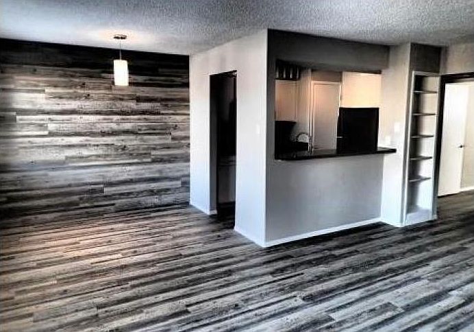 Dining/kitchen