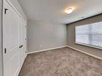 4th image of 271 Paulownia Cir