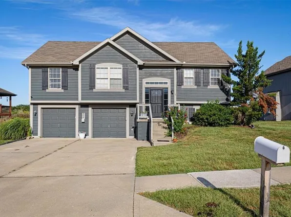 908 N Birch St, Kearney, MO 64060