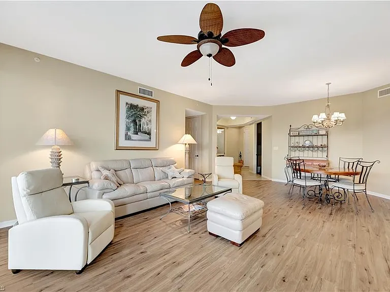 400 Flagship Dr #403 — Photo 2