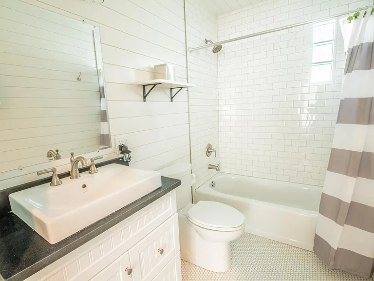 8 Dewey St #A — Photo 7