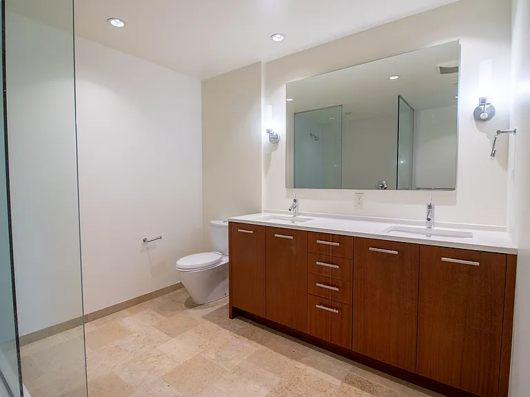 500 106th Ave NE #913 — Photo 16