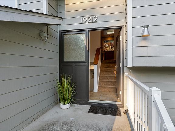 2nd image of 19212 32nd Avenue NE