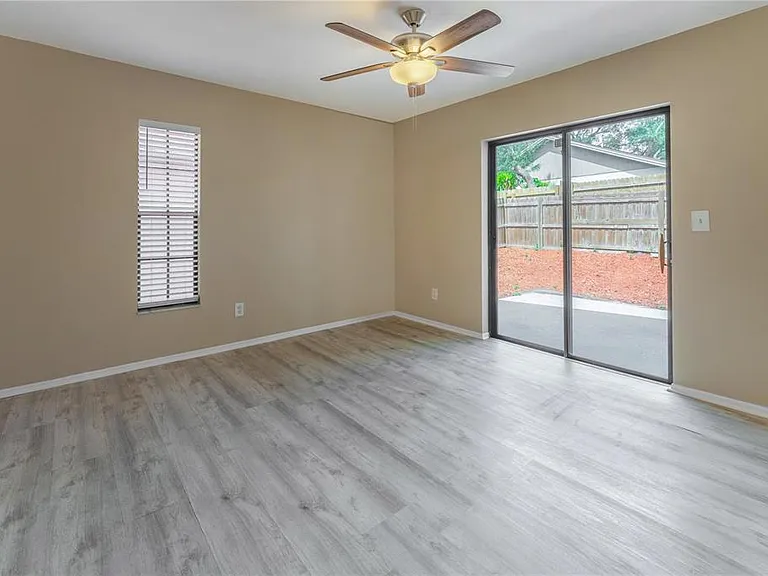 3826 Lake Shore Dr — Photo 20