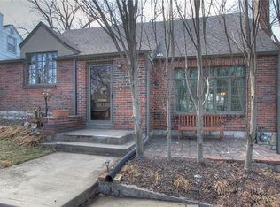 5600 Oak St, Kansas City, MO 64113