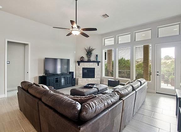 5th image of 508 Montalcino Ln