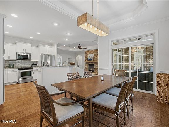 5th image of 8262 Stenton Drive NE