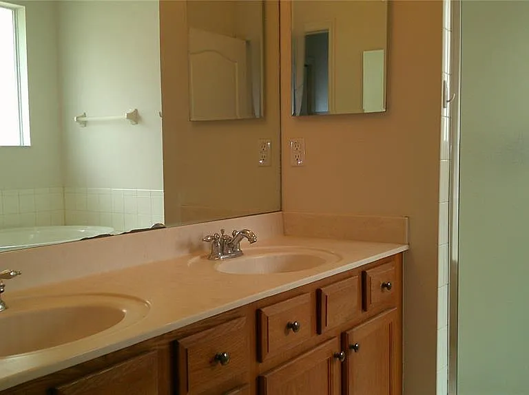 609 Cedar Waxwing Dr — Photo 17