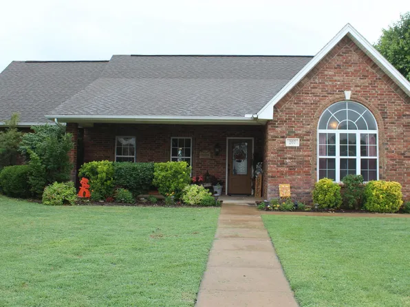 207 Redwood Dr, Woodward, OK 73801