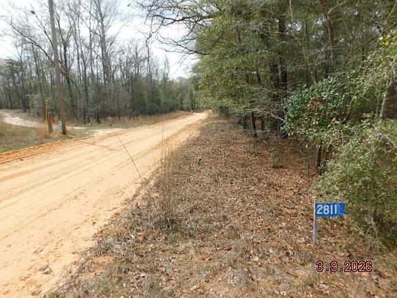 2nd image of 2811 Clubhouse Rd