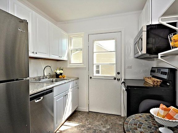 2nd image of 12 Linden Ct