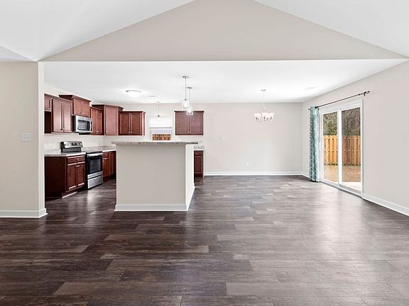 4th image of 111 Bridgeport Dr