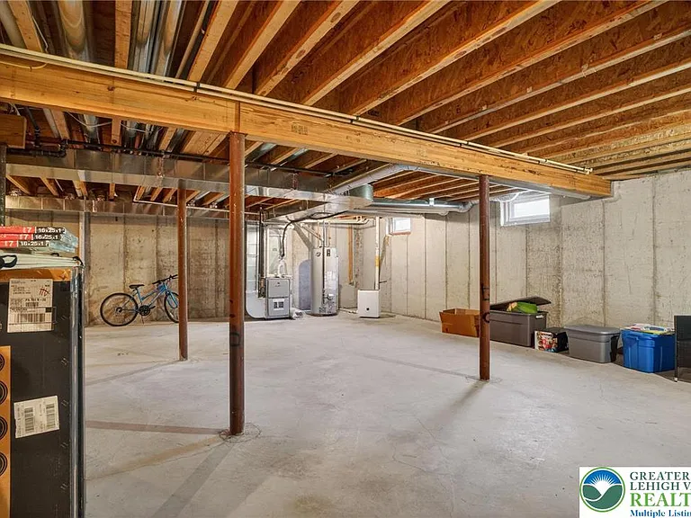 560 Quaker Ridge Ter — Photo 31