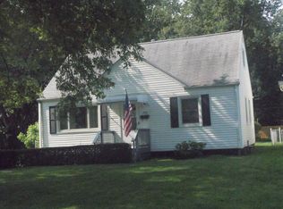 778 Mannering Rd, Eastlake, OH 44095