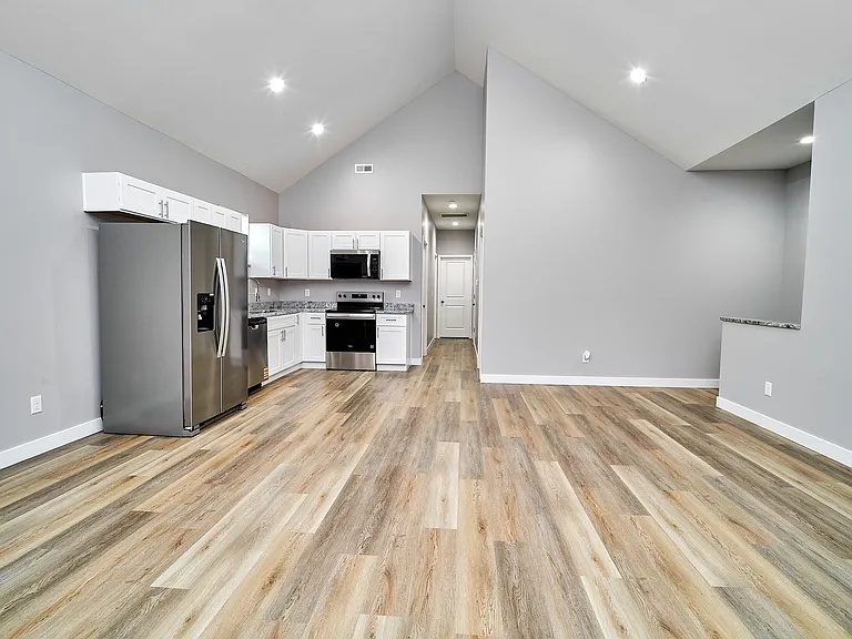 415 N Dequincy St — Photo 11