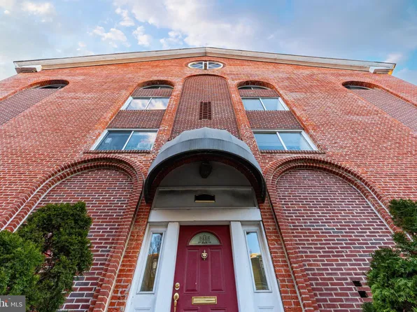 1112 Lombard St, Philadelphia, PA 19147