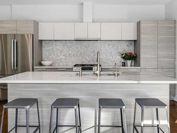 4th image of 3051 W Armitage Ave #2S