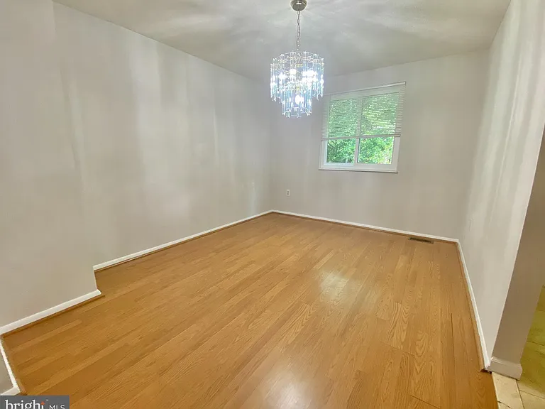 6212 Hillside Rd — Photo 6