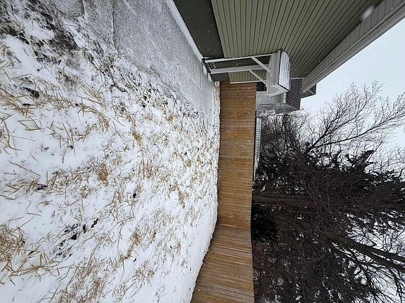 2nd image of 119 Claire St
