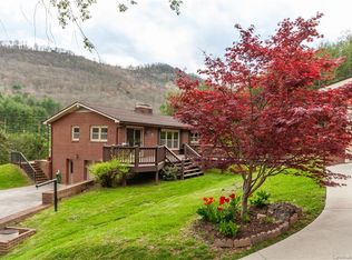 Lunar Trace Rd, Waynesville, NC 28786