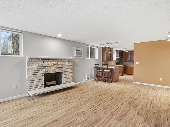 5th image of 844 W Cliff Dr APT 107