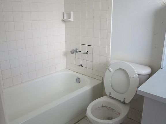 5th image of 95 NE 41st St #203