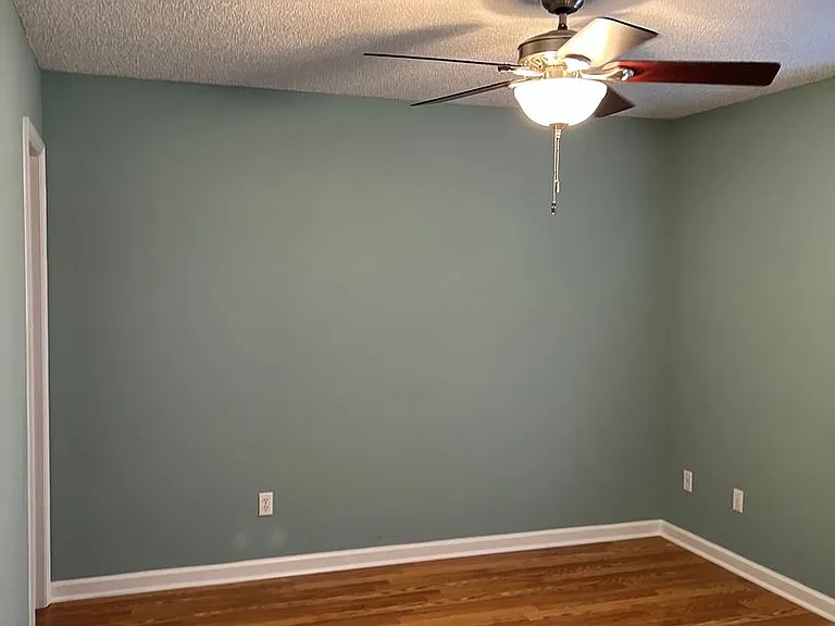 604 Phoenix Ct — Photo 9