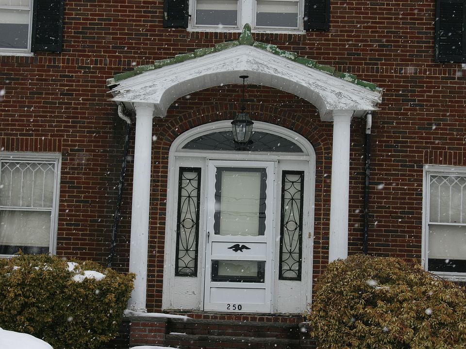 2nd image of 250 Salem St