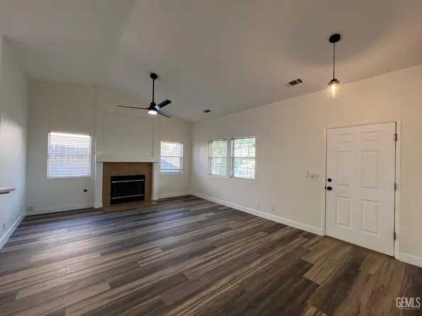 7712 Bruce Way, Bakersfield, CA 93306