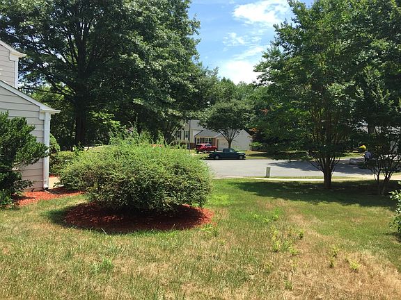  Side yard view affords spacious privacy