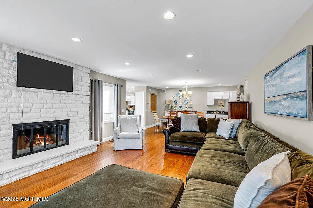 4 bed, 2248 sqft, $35,000 — Photo 3