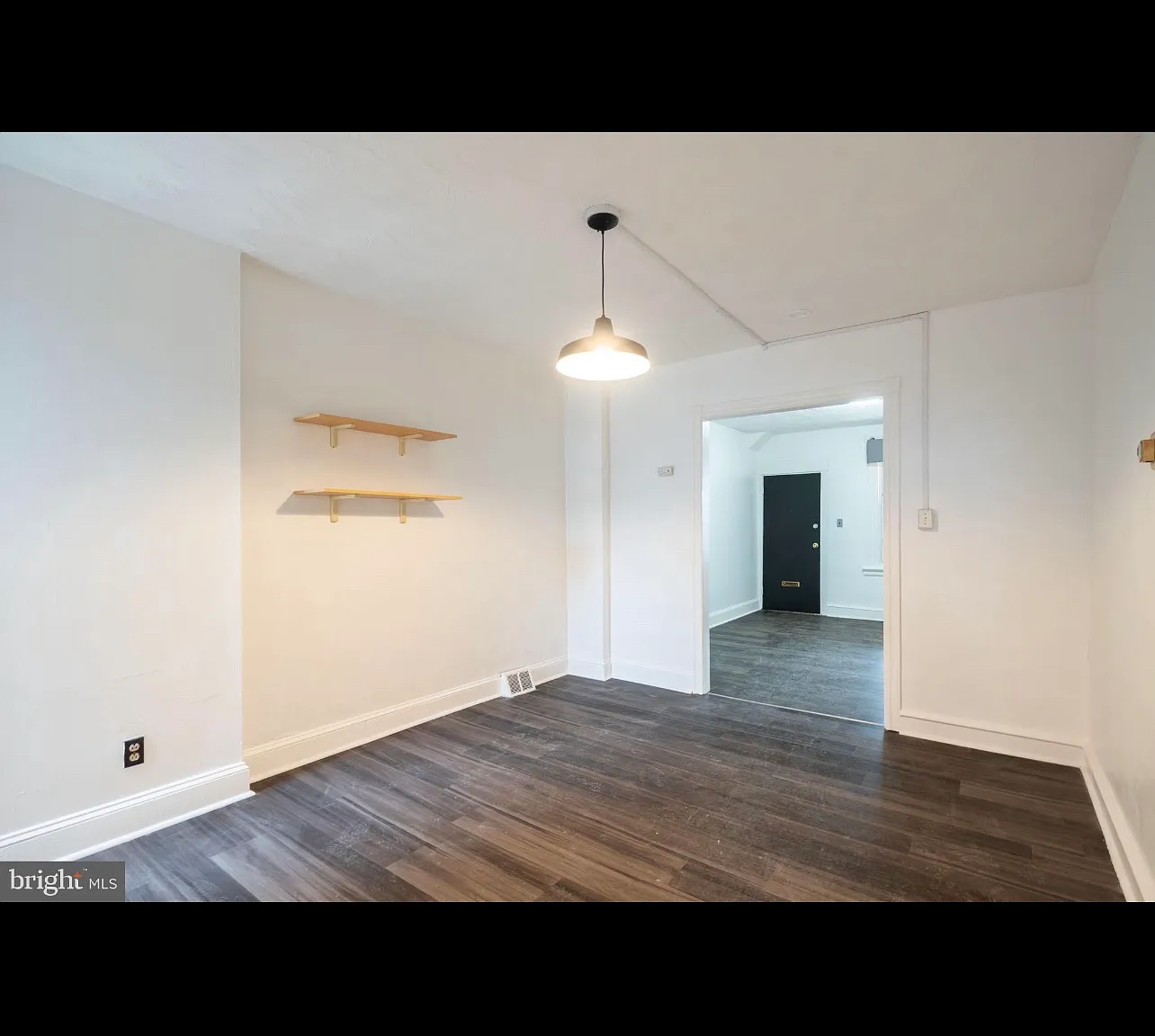 6018 N Lambert St — Photo 1