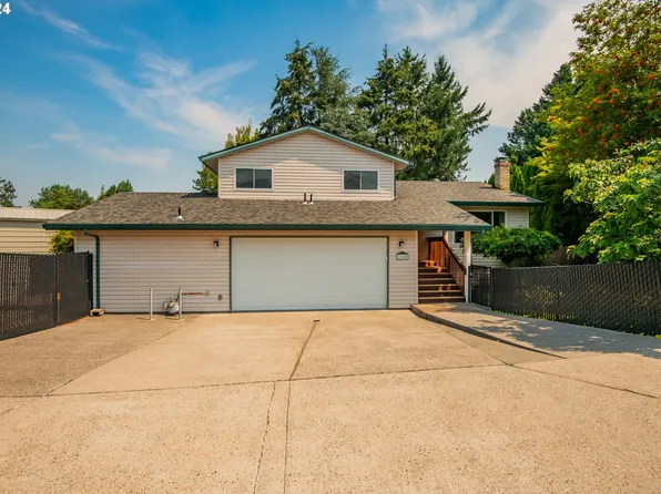 2140 SE Paloma Dr, Gresham, OR 97080