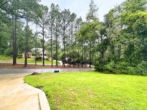 5th image of 662 Ridgewood Dr
