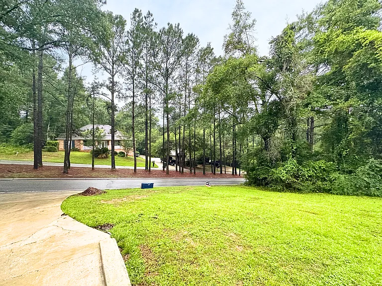662 Ridgewood Dr — Photo 5