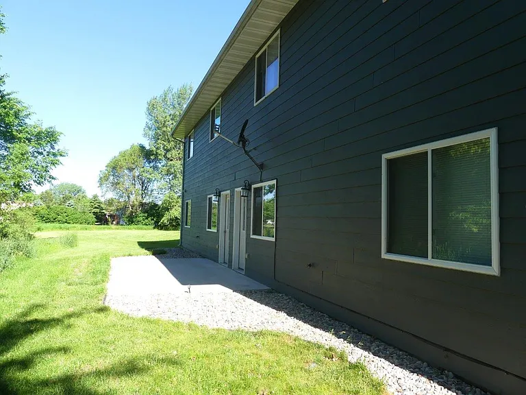 Ideal Twinhomes — Photo 3