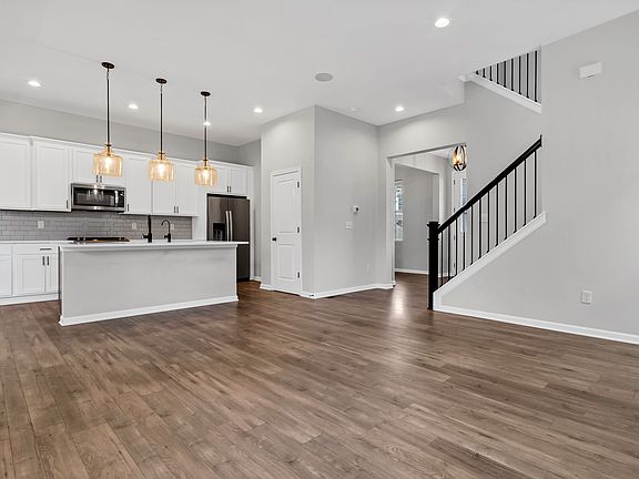 3rd image of 1538 Cloverdon Dr