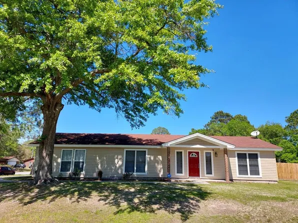 618 Madison Dr, Hinesville, GA 31313