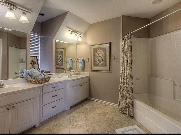 Upstairs Master Bath